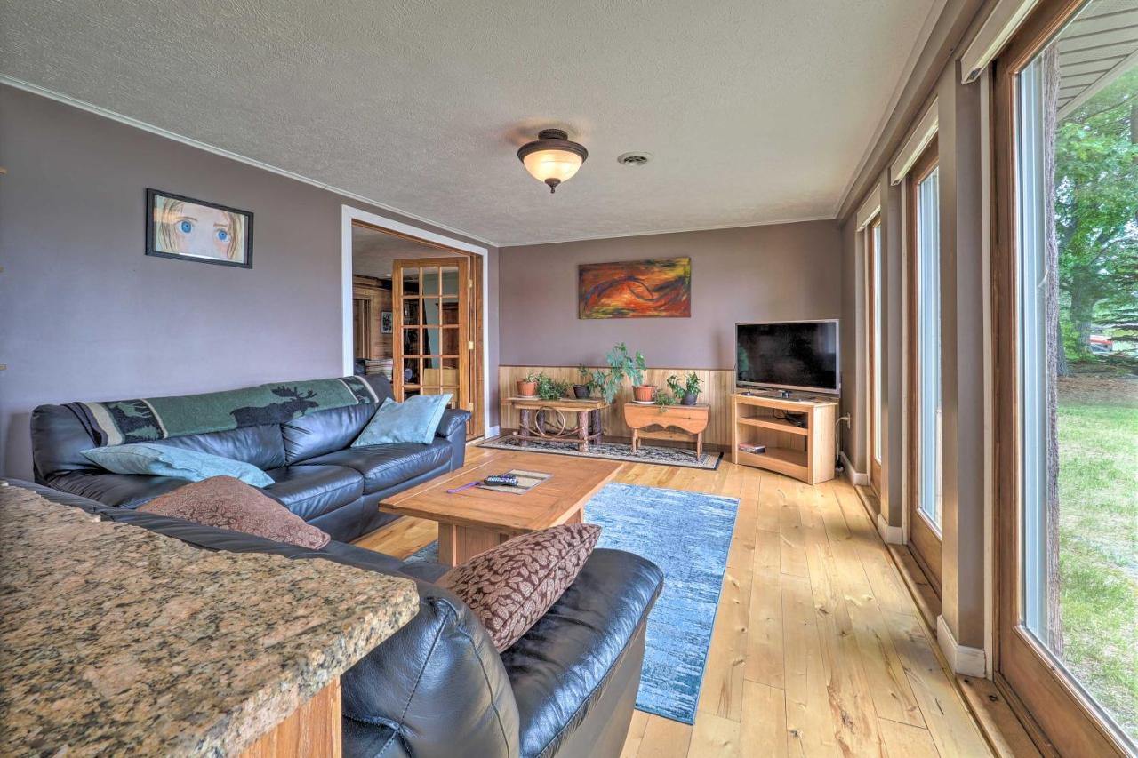 13 Mi To Downtown Quiet Lakefront Cottage Traverse City Exterior photo