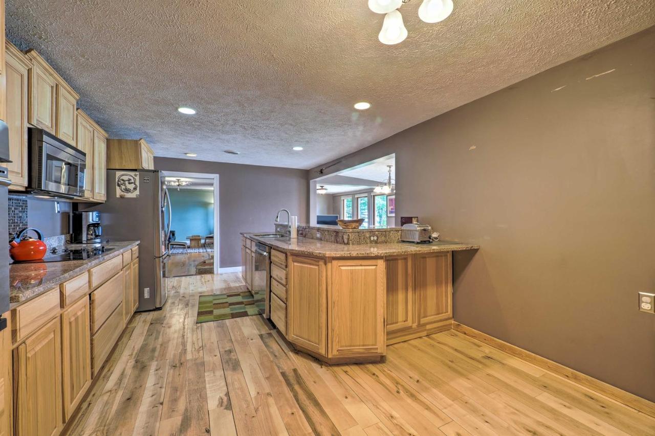 13 Mi To Downtown Quiet Lakefront Cottage Traverse City Exterior photo