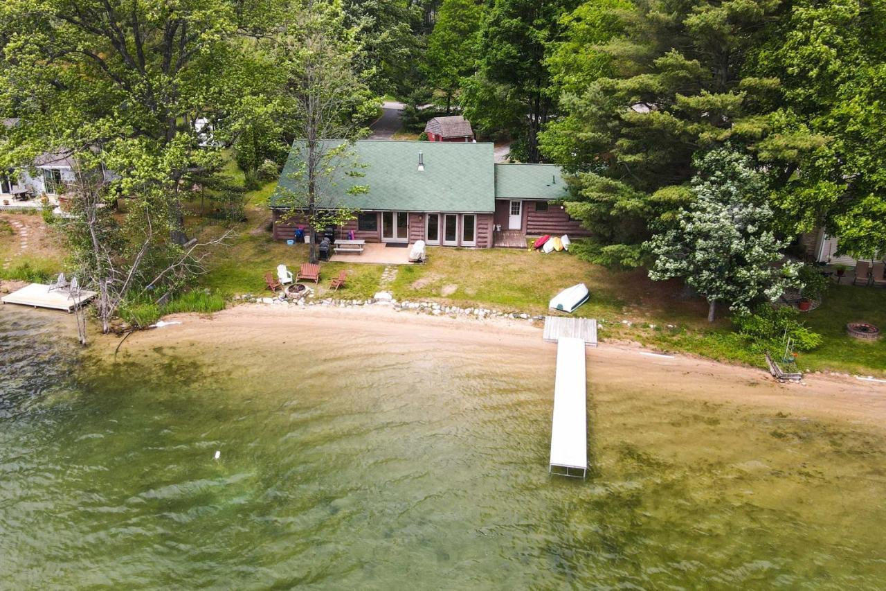 13 Mi To Downtown Quiet Lakefront Cottage Traverse City Exterior photo